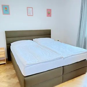  Apartment Familyvilla, New 4 Luxury Big Apartments, Parking Czech Republic