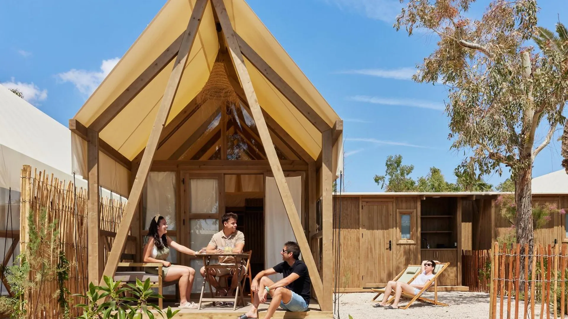 فندق Taiga Delta De L'Ebre إليامبويا 4*,